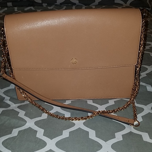 Tory Burch Handbags - Tory Burch Robinson Convertible Shoulder Bag